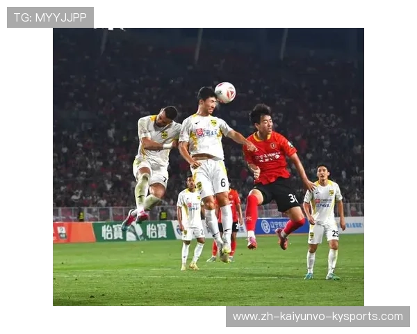 足球记者在比赛报道中如何兼顾时效性与专业性